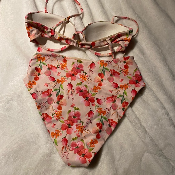 LPA Ruth peach floral bikini from revolve - Picture 10 of 10